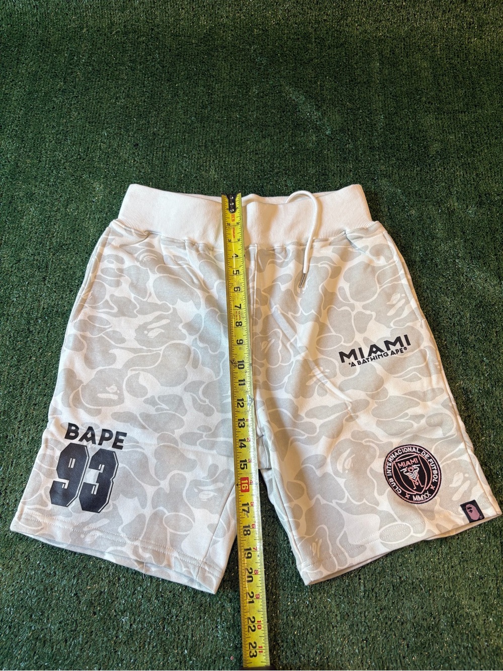 Bape Miami Camo Knit Shorts - Beige & Pink Logo - Picture 6 of 9